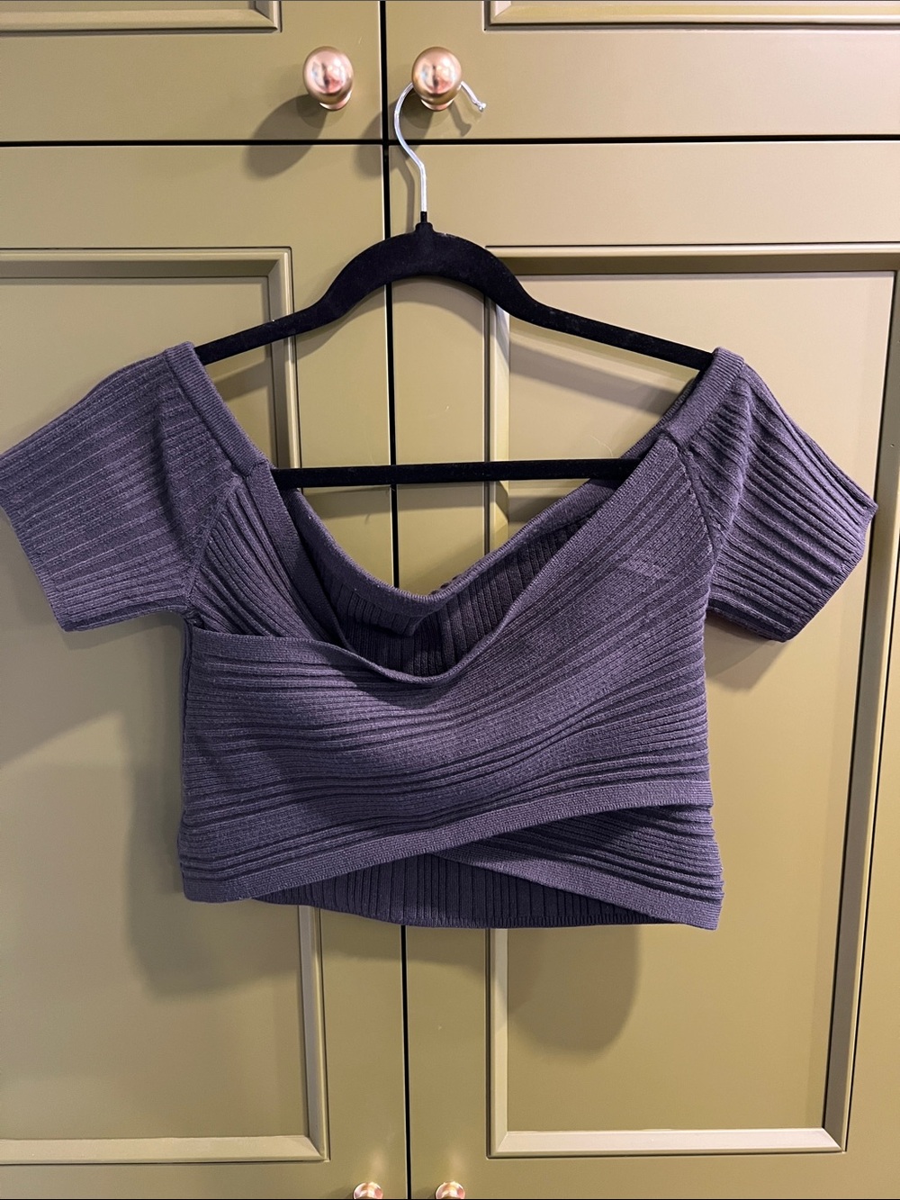 Women's Off-Shoulder Ribbed Knit Crop Top - charcoal gray